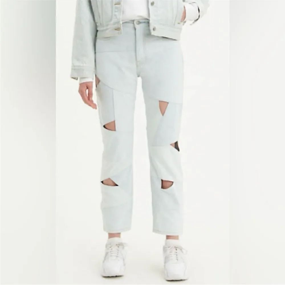 Levi’s cut out Stylish Light Blue Women's Jeans, size 27